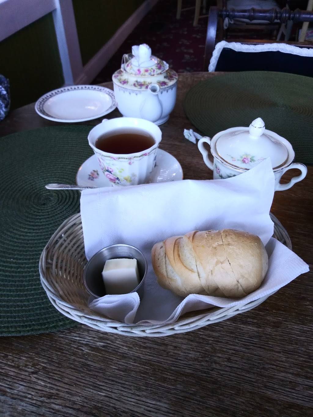 The Old House Cafe | cafe | 412 S Woodland Blvd, DeLand, FL 32720, USA | 3867347592 OR +1 386-734-7592