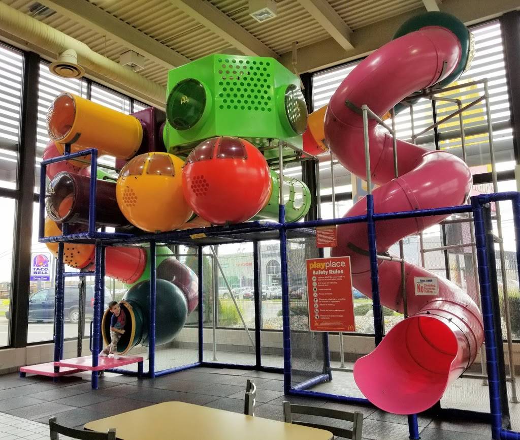 McDonalds | cafe | 67600 Main St, Richmond, MI 48062, USA | 5867272800 OR +1 586-727-2800