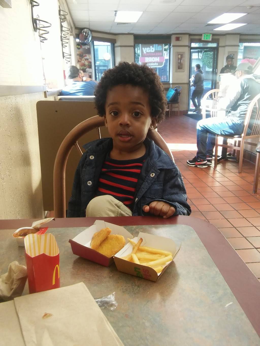 McDonalds | restaurant | 425 W Baltimore St, Baltimore, MD 21201, USA | 4107277460 OR +1 410-727-7460