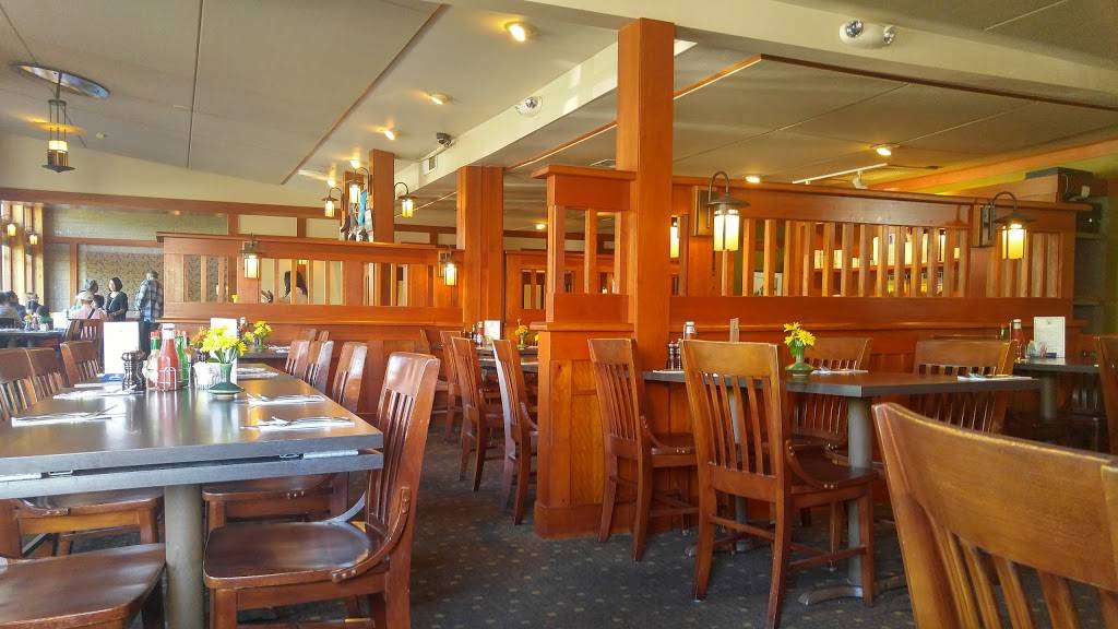 Doogers Seafood & Grill | restaurant | 505 Broadway St, Seaside, OR 97138, USA | 5037383773 OR +1 503-738-3773