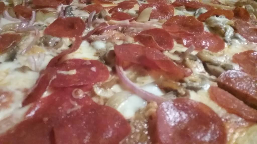Davilas Pizza | meal takeaway | 8418 20th St, Vero Beach, FL 32966, USA | 7725691711 OR +1 772-569-1711