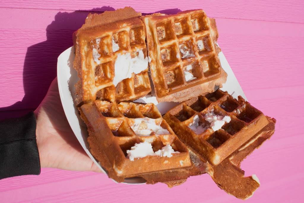 Tammys Chicken In Waffles | restaurant | 2466 Bancroft Way, Berkeley, CA 94704, USA | 5105294266 OR +1 510-529-4266