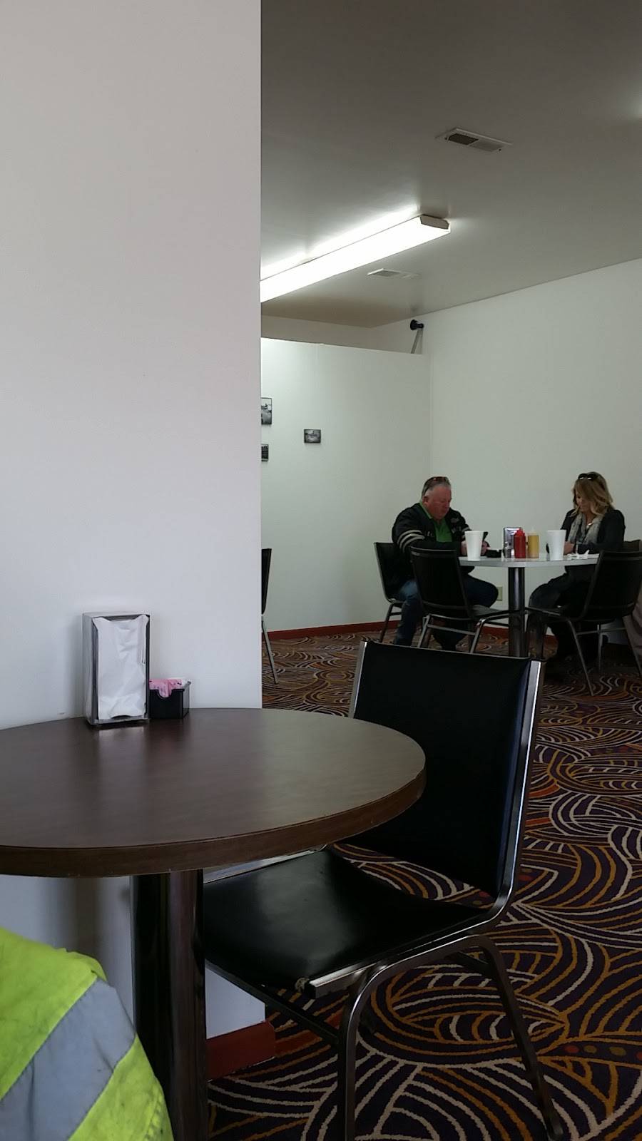 Thunderbird Burgers & Ice Cream | restaurant | 719 Main St, Towanda, KS 67144, USA | 3165366032 OR +1 316-536-6032