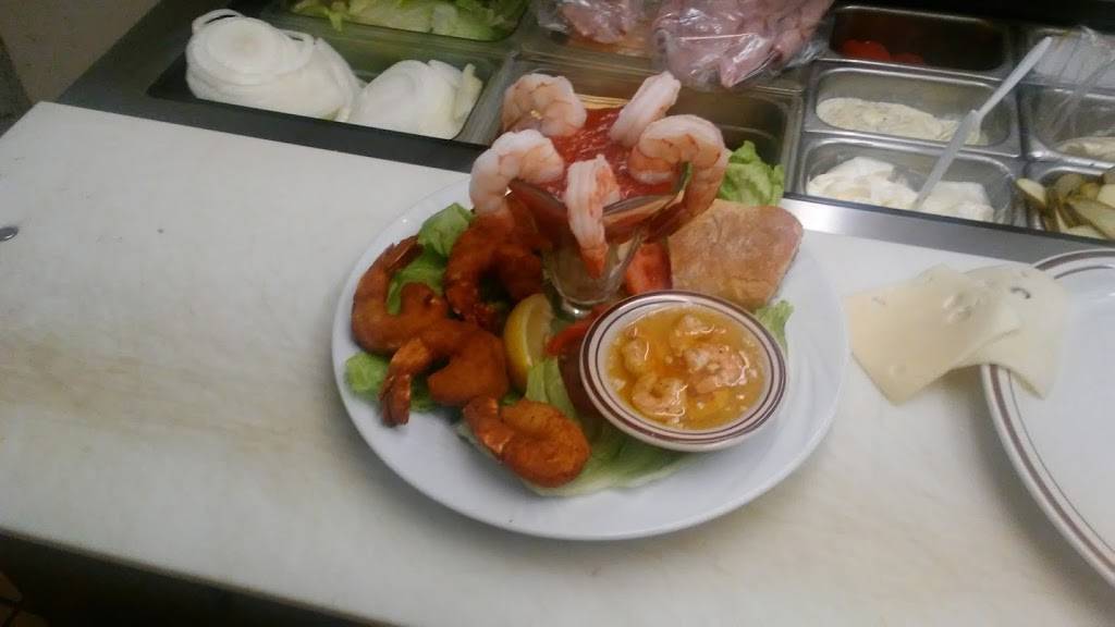 Maxis Food & Spirit Barn | restaurant | 114 Ireland Rd, South Bend, IN 46614, USA | 5742919181 OR +1 574-291-9181