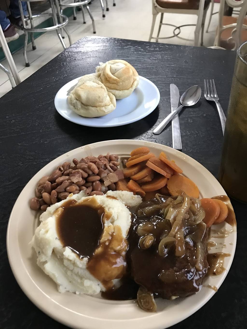 Portias Cafe | restaurant | 3840 E Truman Rd, Kansas City, MO 64127, USA | 8162417494 OR +1 816-241-7494