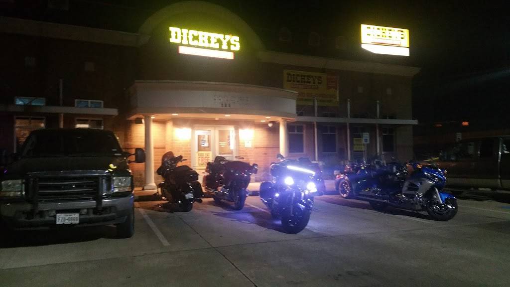 Dickeys Barbecue Pit | restaurant | 106 E Hwy 67 N, Duncanville, TX 75137, USA | 9725849099 OR +1 972-584-9099