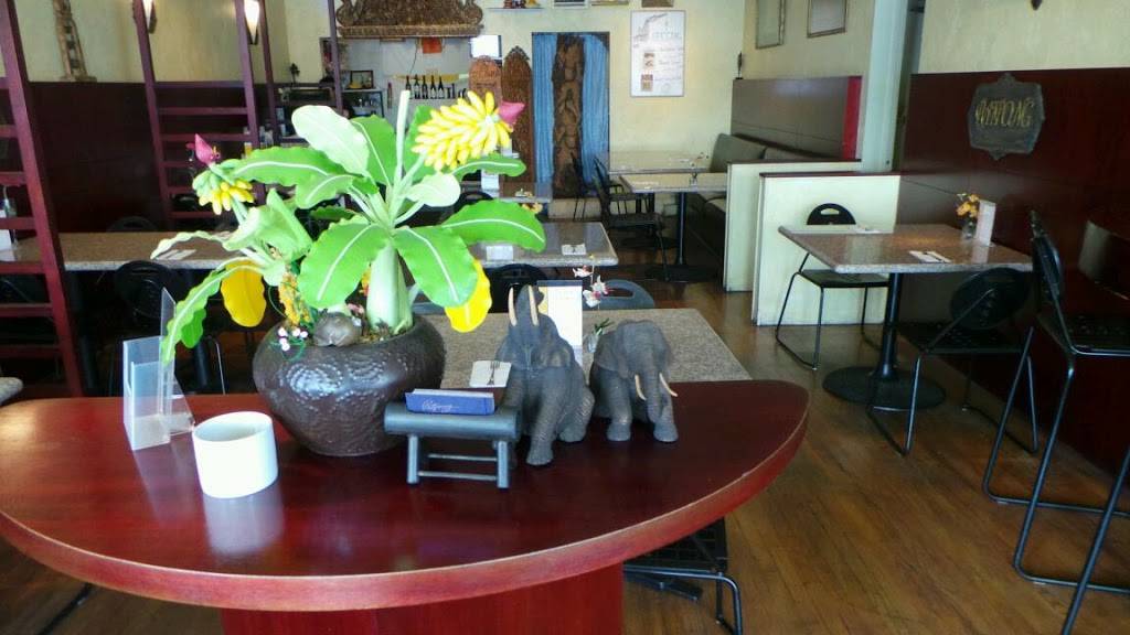 Patpong | restaurant | 2415 Clement St, San Francisco, CA 94121, USA | 4153799726 OR +1 415-379-9726