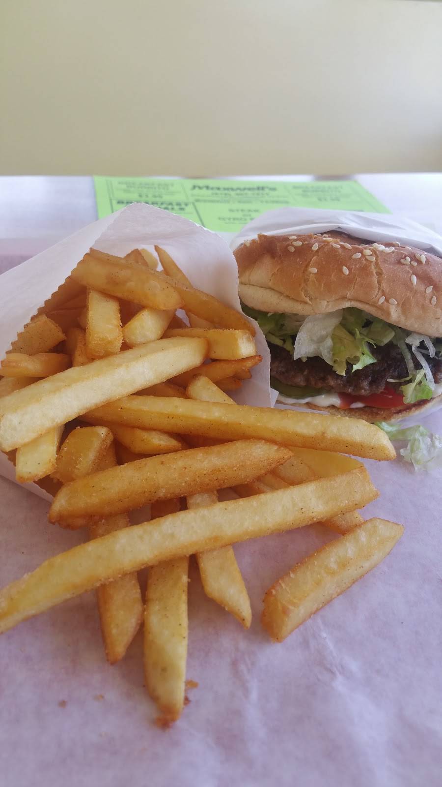 Maxwells Burgers & Hotdogs | meal takeaway | 21418 Nordhoff St, Chatsworth, CA 91311, USA | 8184071213 OR +1 818-407-1213