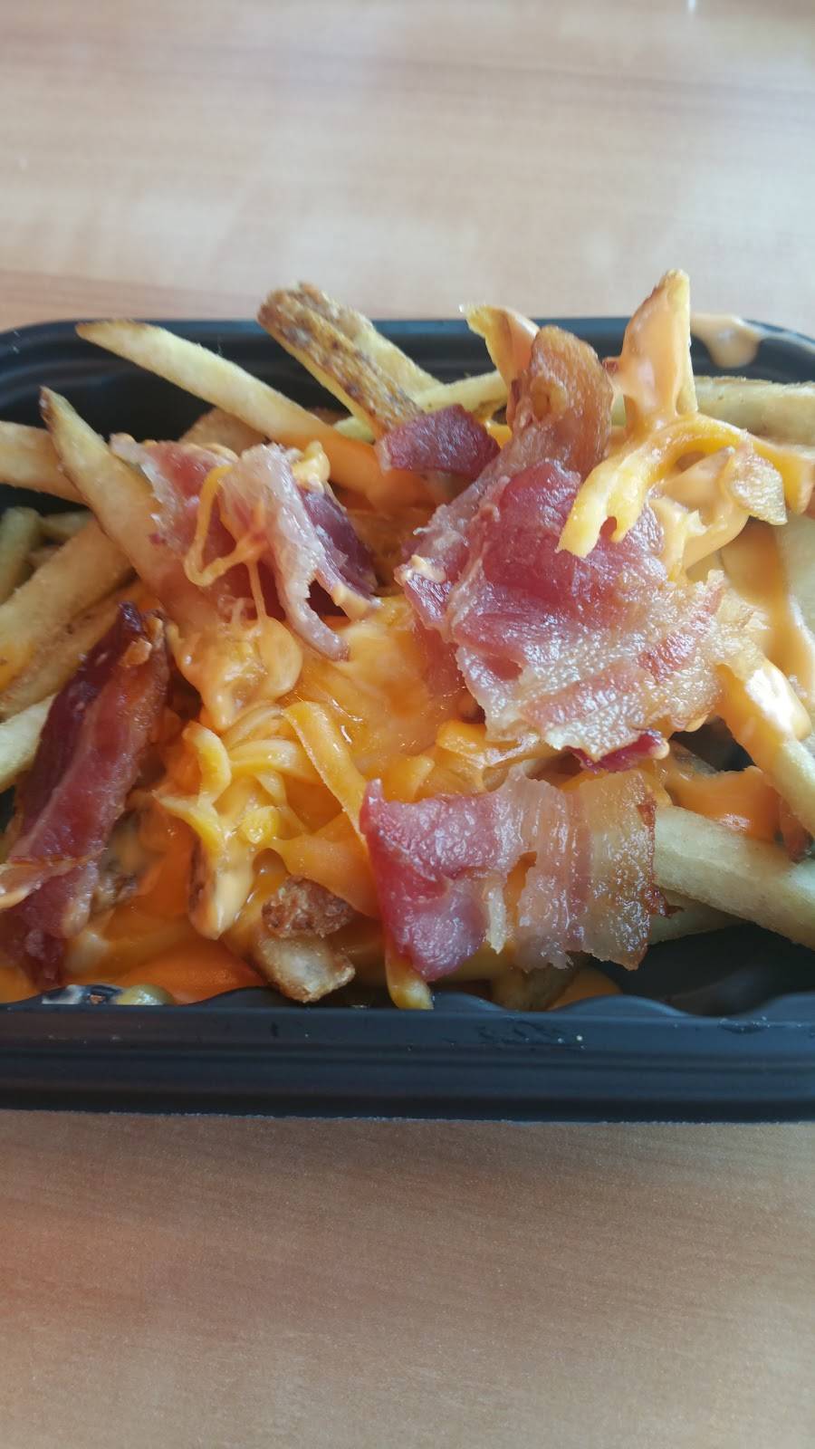 Wendys | restaurant | 381 Newnan Crossing Bypass, Newnan, GA 30265, USA | 6784231443 OR +1 678-423-1443