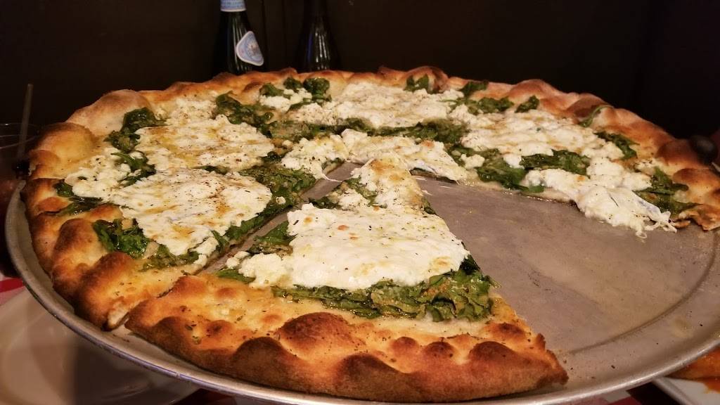 Grimaldis Coal Brick-Oven Pizzeria | restaurant | 1646 Litchfield Turnpike, Woodbridge, CT 06525, USA | 2035539889 OR +1 203-553-9889