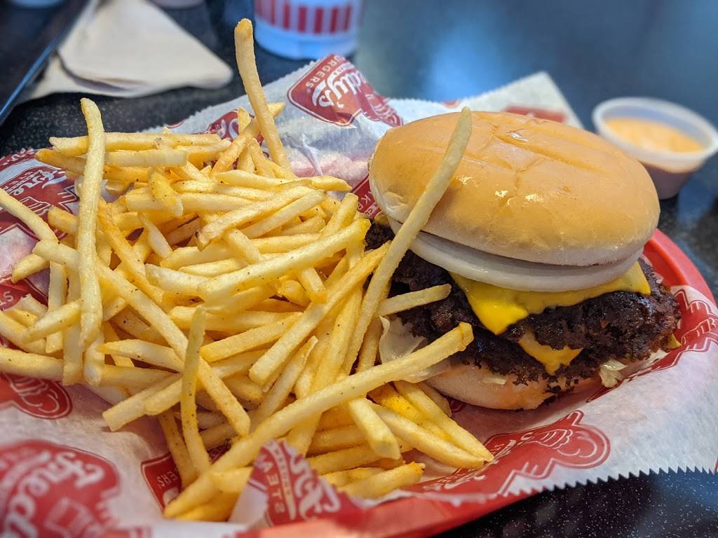 Freddys Frozen Custard & Steakburgers | restaurant | 2711 S 48th St, Lincoln, NE 68506, USA | 4022614277 OR +1 402-261-4277