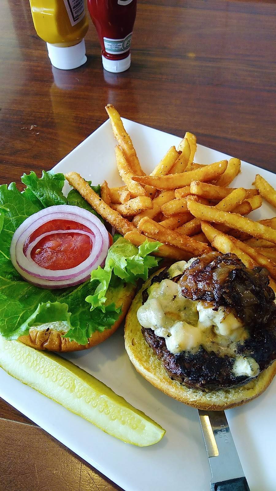 The IowaStater Restaurant | restaurant | 2100 Green Hills Dr, Ames, IA 50014, USA | 5152682238 OR +1 515-268-2238