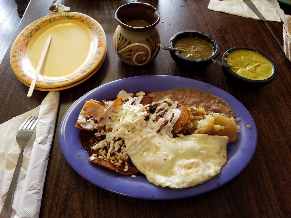 Mis Chilaquiles | restaurant | 5735 W 16th St, Cicero, IL 60804, USA | 7084776454 OR +1 708-477-6454
