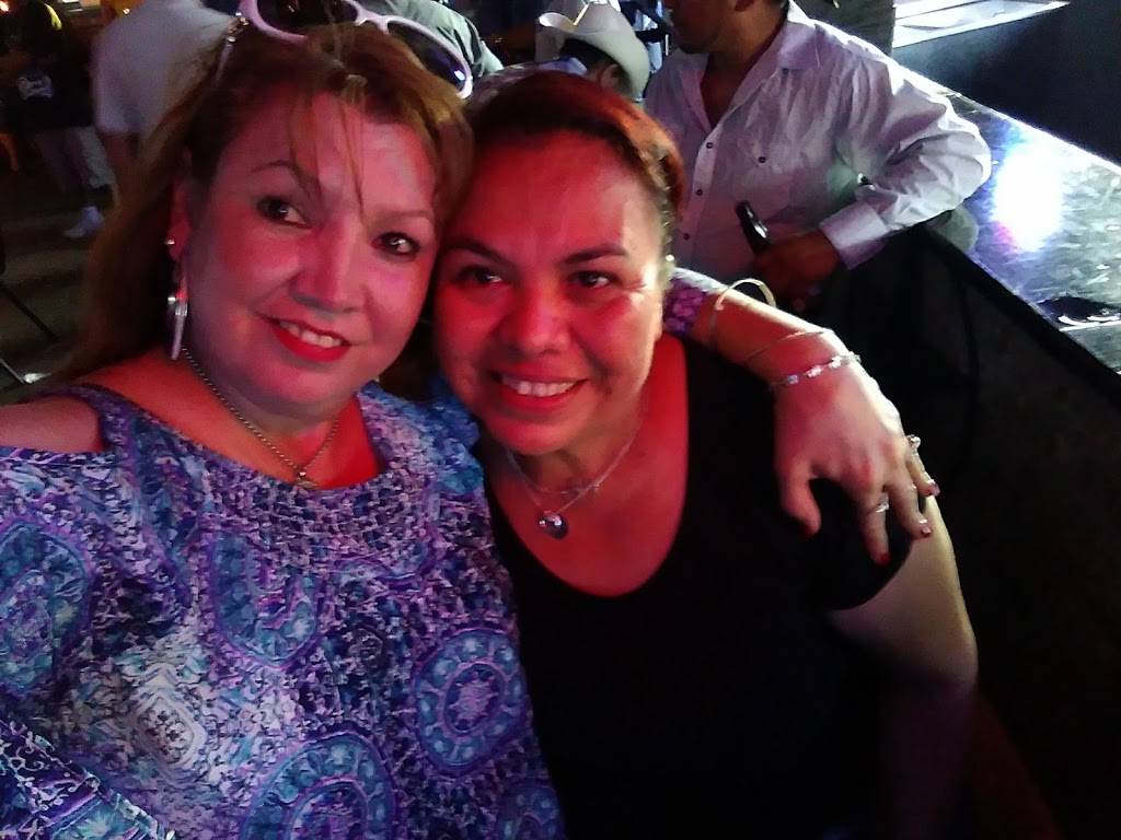 Terraza Tropical Sports Bar | restaurant | 8720 Airline Dr, Houston, TX 77037, USA | 7138753373 OR +1 713-875-3373