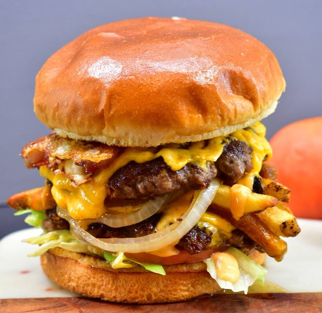 Twisted Burger Round Lake | restaurant | 301 N Cedar Lake Rd, Round Lake, IL 60073, USA | 2247575796 OR +1 224-757-5796