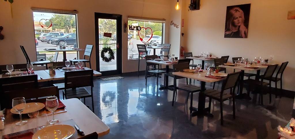 Une part d’amour | restaurant | 2475 McMullen Booth Rd, Clearwater, FL 33759, USA | 7277543439 OR +1 727-754-3439