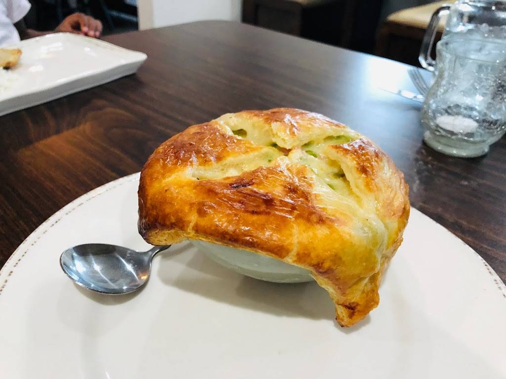 REVs Farmhouse | restaurant | 49271 Golden Oak Loop, Oakhurst, CA 93644, USA | 5596583276 OR +1 559-658-3276