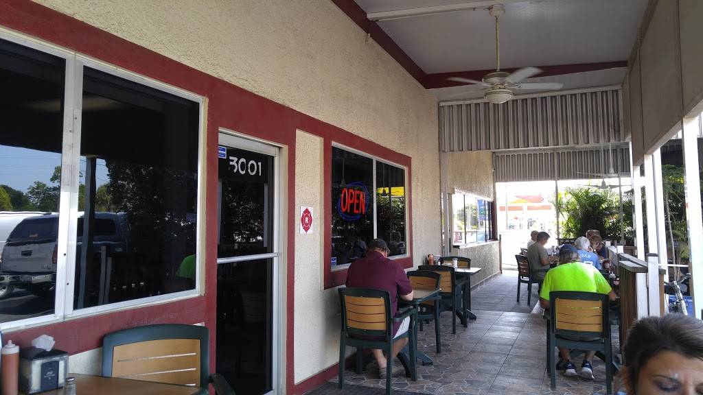 Johnnys Restaurant & Pizza | restaurant | 2604, 3001 28th St N, St. Petersburg, FL 33713, USA | 7273233919 OR +1 727-323-3919