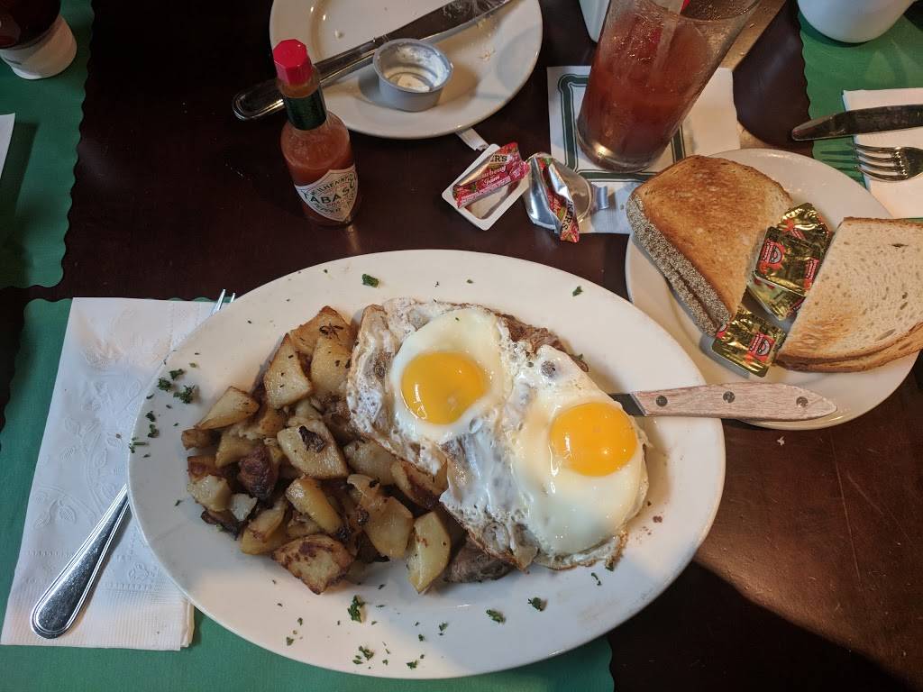 Leos Midway | restaurant | 190 7th St, Garden City, NY 11530, USA | 5167420574 OR +1 516-742-0574