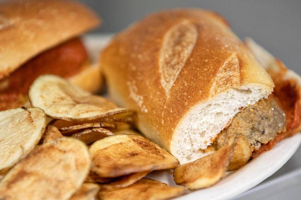 Mijos Pizza | restaurant | 427 Lake Ave, Colonia, NJ 07067, USA | 7323822992 OR +1 732-382-2992