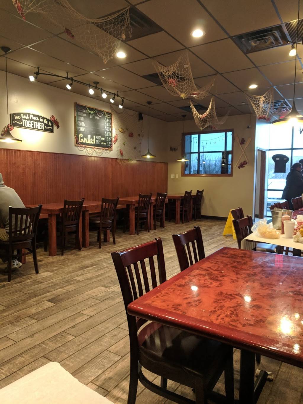 815 Cajun | restaurant | 3053 N Perryville Rd, Rockford, IL 61114, USA | 8159774670 OR +1 815-977-4670