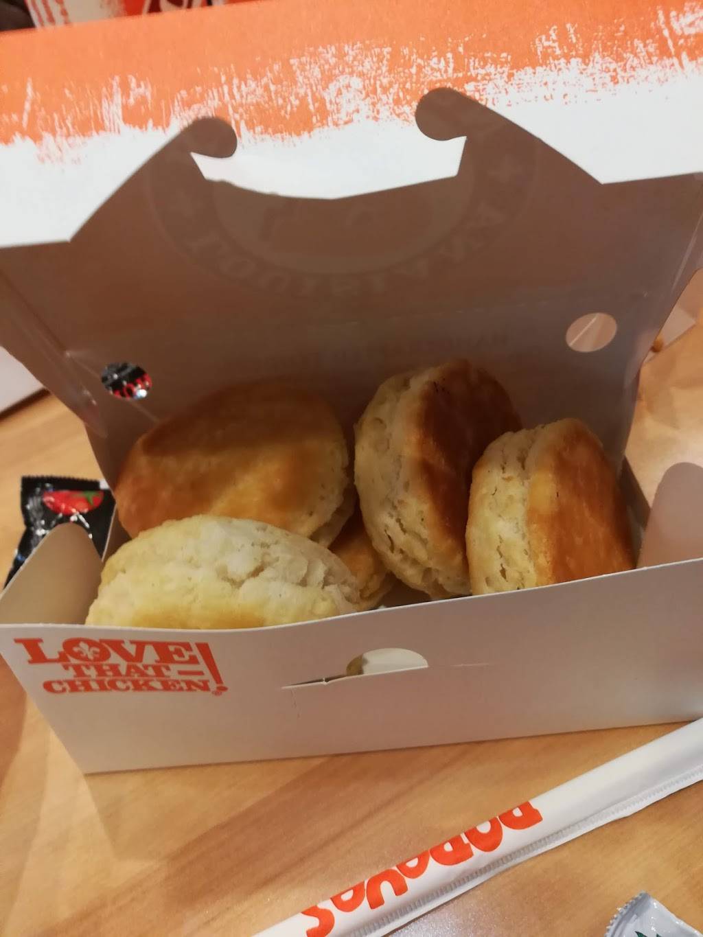 Popeyes Louisiana Kitchen | restaurant | 7617 S Racine Ave, Chicago, IL 60620, USA | 7737330077 OR +1 773-733-0077