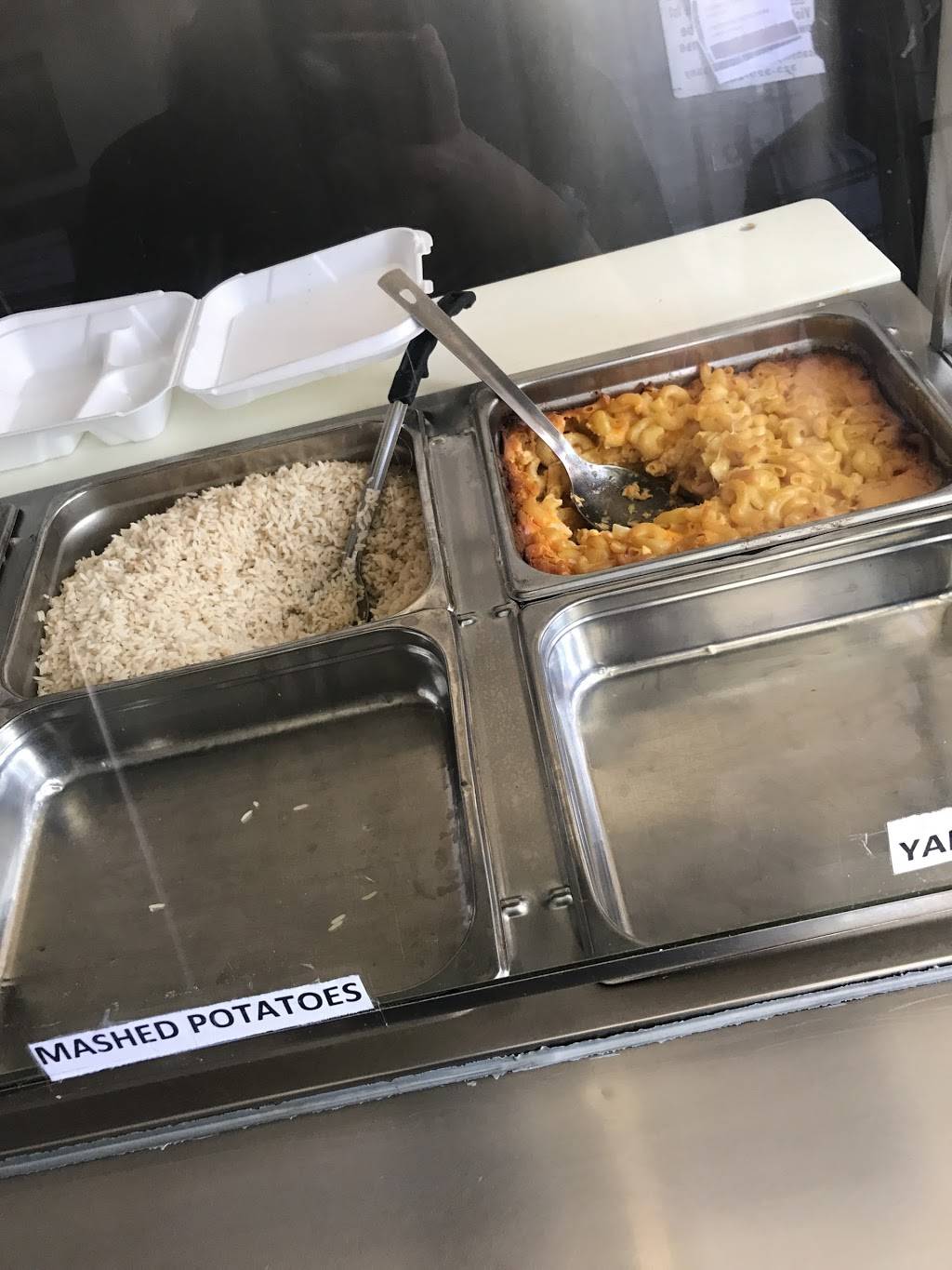 Chef Marilyns, Queen of Down Home Southern Goodies | meal takeaway | 2638 Crenshaw Blvd, Los Angeles, CA 90016, USA | 3237378101 OR +1 323-737-8101