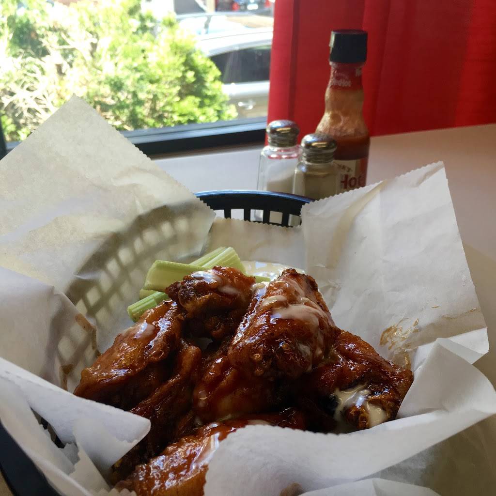 Mill Street Deli & Catering | restaurant | 233 Mill St, Waterbury, CT 06706, USA | 2035283914 OR +1 203-528-3914