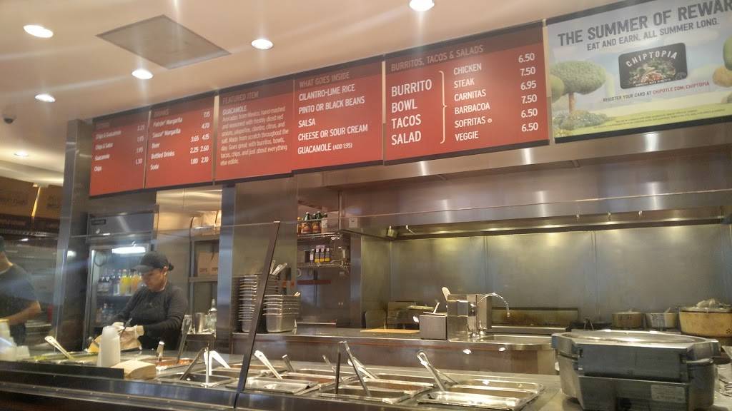 Chipotle Mexican Grill | restaurant | 6600 N Sheridan Rd, Chicago, IL 60626, USA | 7734659281 OR +1 773-465-9281