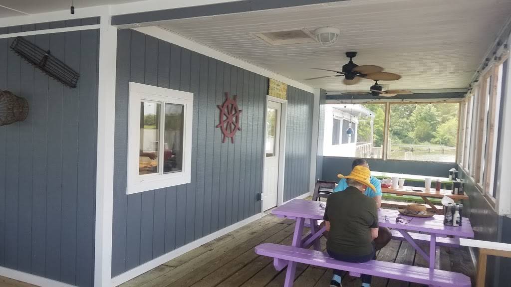 Urbanna Seafood Restaurant & Raw Bar | restaurant | 453 Johnsons Dr, Urbanna, VA 23175, USA | 8047588588 OR +1 804-758-8588