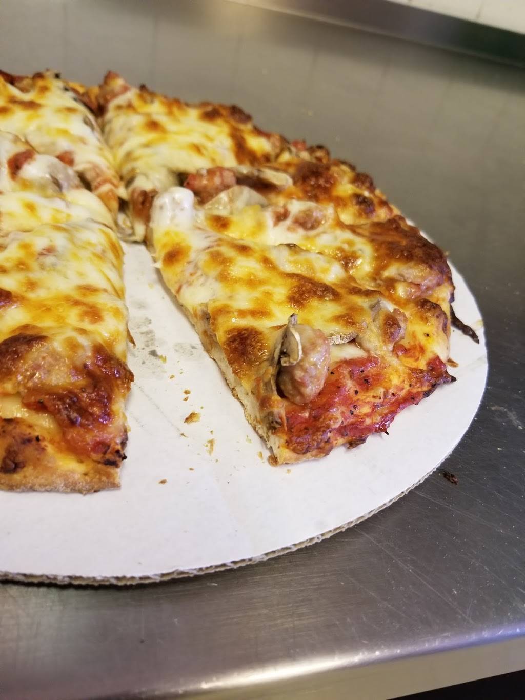 Buddys Pizza | restaurant | 5405 W 79th St, Burbank, IL 60459, USA | 7086362999 OR +1 708-636-2999