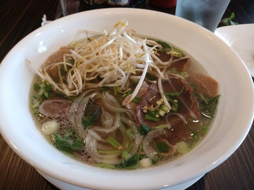 Phovana | restaurant | 1574 Eggert Rd, Buffalo, NY 14226, USA | 7168333632 OR +1 716-833-3632