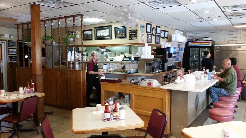 Rays Family Restaurant | restaurant | 801 St Charles St, Elgin, IL 60120, USA | 8477417110 OR +1 847-741-7110