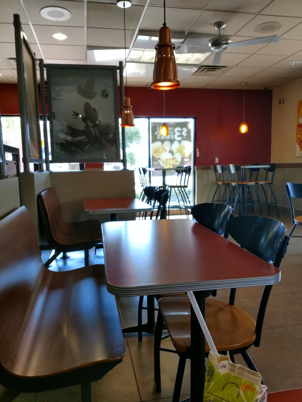 Jack in the Box | restaurant | 11211 Potranco Rd, San Antonio, TX 78253, USA | 2106795084 OR +1 210-679-5084