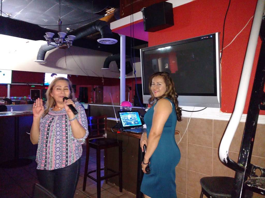 El Cuscatleco | restaurant | 251 W Glebe Rd, Alexandria, VA 22305, USA | 7035198875 OR +1 703-519-8875