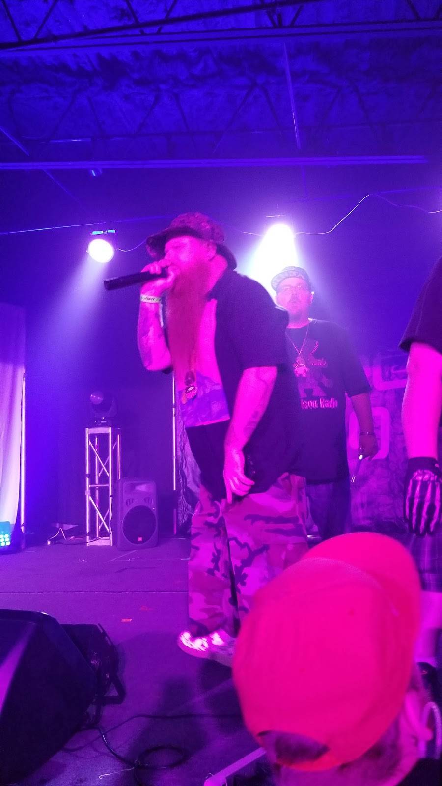 Front Row Live inc. | restaurant | 1833 S Plate St, Kokomo, IN 46902, USA | 7653277475 OR +1 765-327-7475