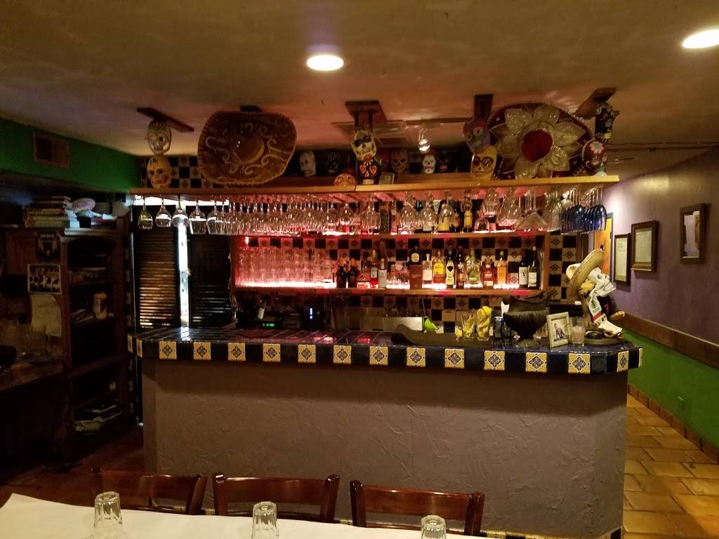 Que Rico Mexican Restaurant | restaurant | 2814 N Southport Ave, Chicago, IL 60657, USA | 7739757436 OR +1 773-975-7436