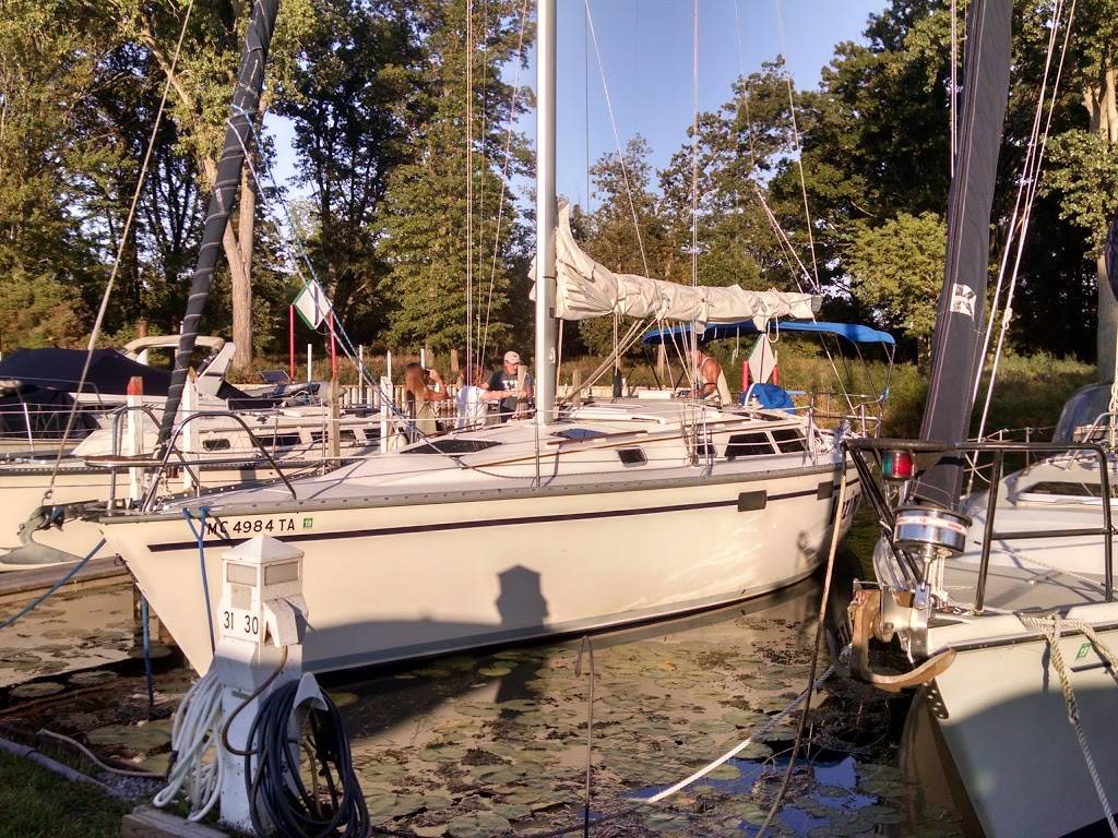 Ford Yacht Club | restaurant | Ford Yacht Club, 29500 Southpointe Rd, Grosse Ile Township, MI 48138, USA | 7346768422 OR +1 734-676-8422