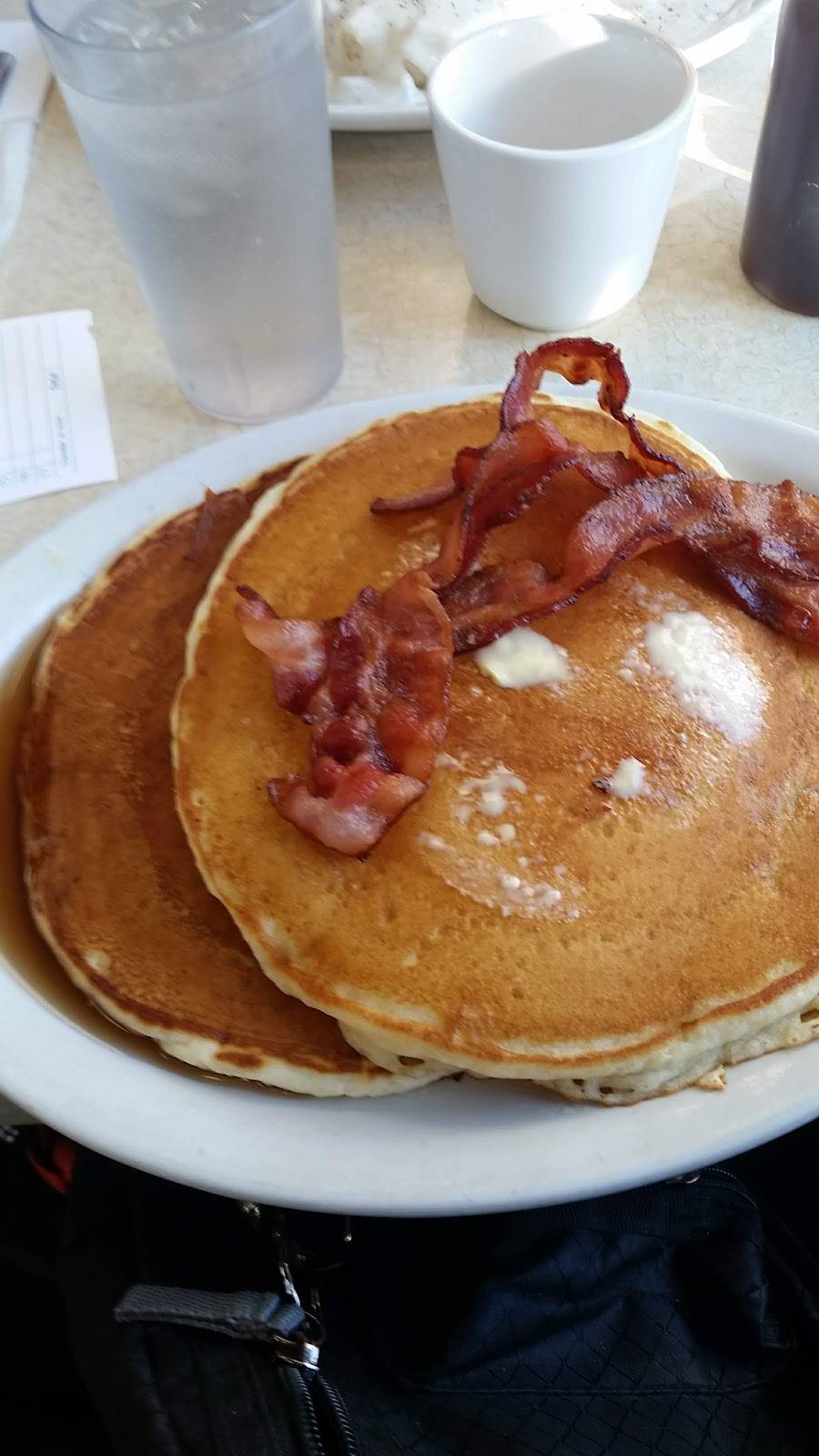 Hungry Bear | restaurant | 1700 Sunnyside Ave, Burlington, IA 52601, USA | 3197530673 OR +1 319-753-0673