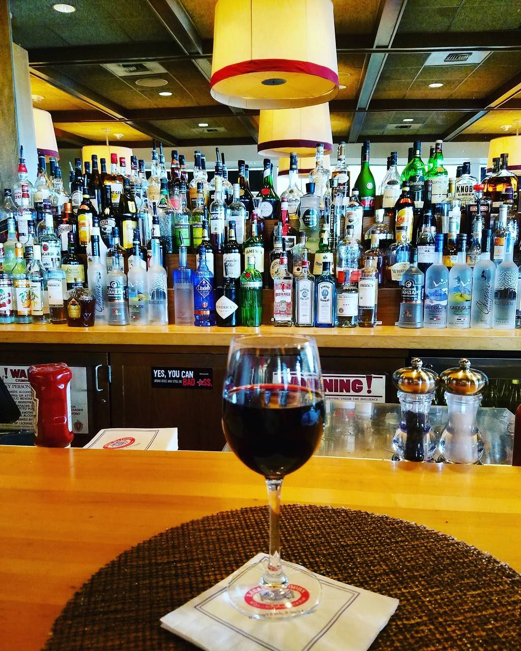 Legal Sea Foods | restaurant | 1 Harborside Drive, Logan Airport Terminal B, Boston, MA 02128, USA | 6175682811 OR +1 617-568-2811