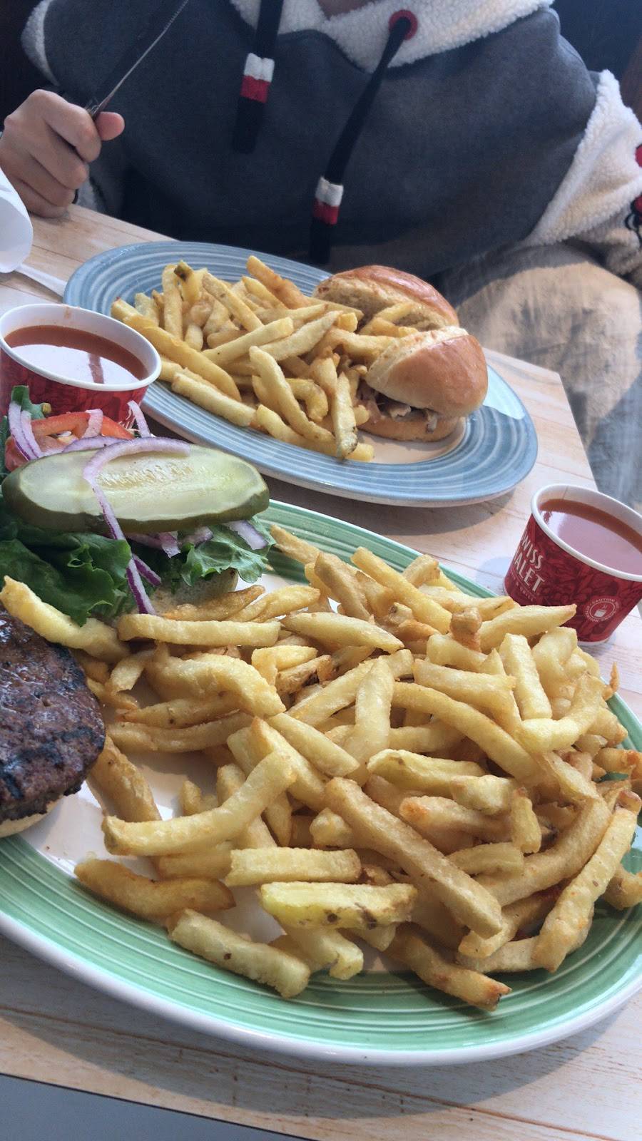 Swiss Chalet | restaurant | 252 Lakeshore Rd W, Mississauga, ON L5H 1G6, Canada | 9052780391 OR +1 905-278-0391