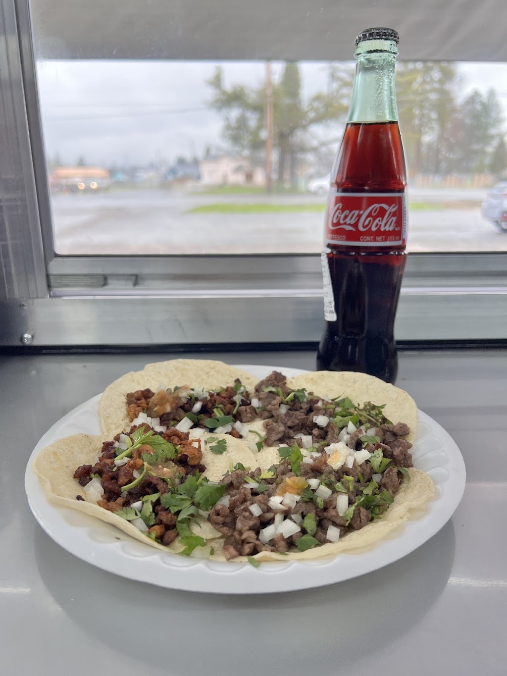 Maria Bonita tacos y más | restaurant | 3995 S Pacific Hwy, Medford, OR 97501, USA | 5412927430 OR +1 541-292-7430