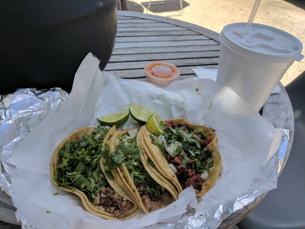 Gabriels Taqueria | restaurant | 212 E Wisconsin Ave, Oconomowoc, WI 53066, USA | 2622696256 OR +1 262-269-6256