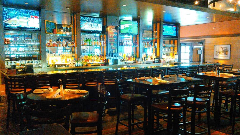 Burtons Grill | restaurant | 1875 US-17, Mt Pleasant, SC 29464, USA | 8436062590 OR +1 843-606-2590