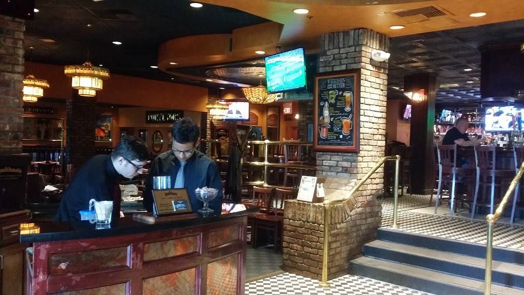 Houlihans | restaurant | 645 US-46, Fairfield, NJ 07004, USA | 9738081300 OR +1 973-808-1300