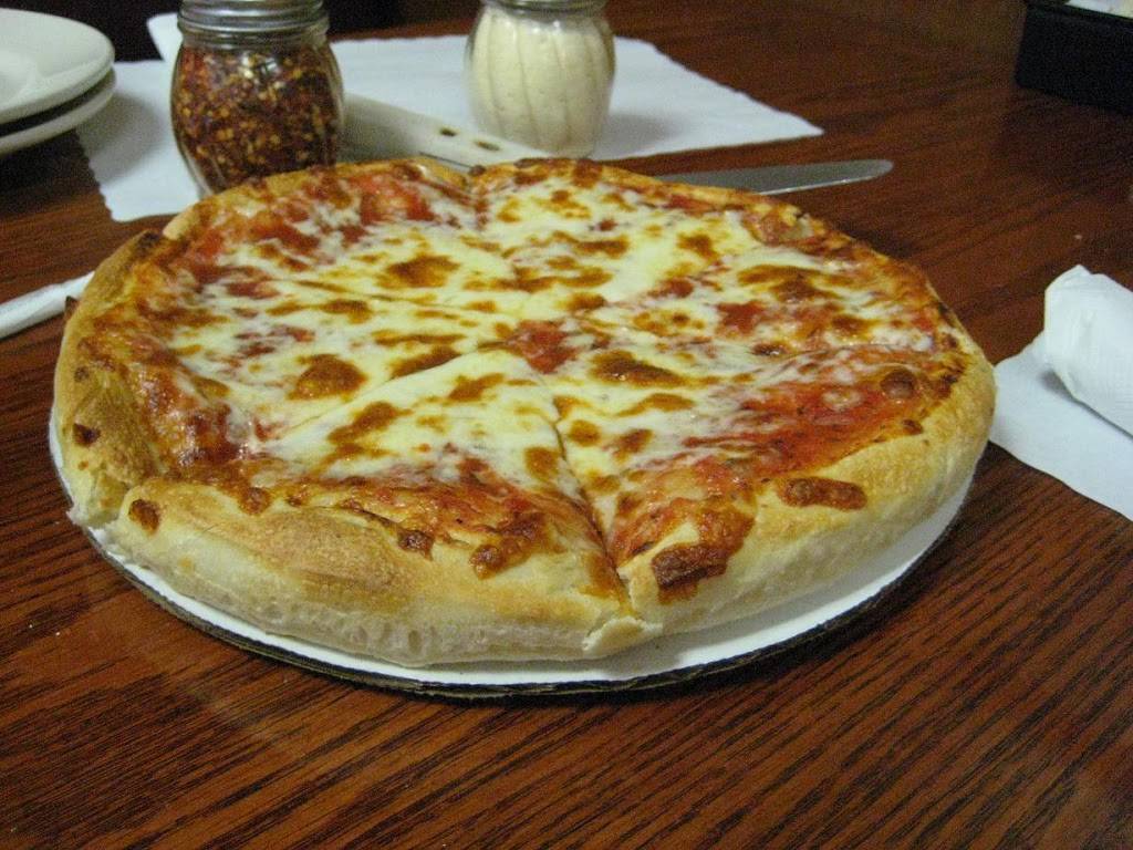 Schmidts Corners | restaurant | N10023 County Rd J, Iola, WI 54945, USA | 7154452577 OR +1 715-445-2577