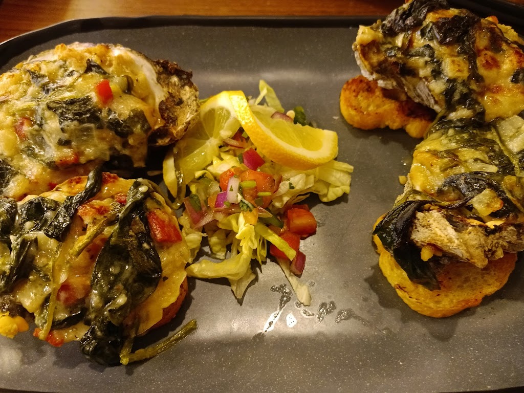 Shucks Tavern | restaurant | 414 21st St, Galveston, TX 77550, USA | 4094441700 OR +1 409-444-1700