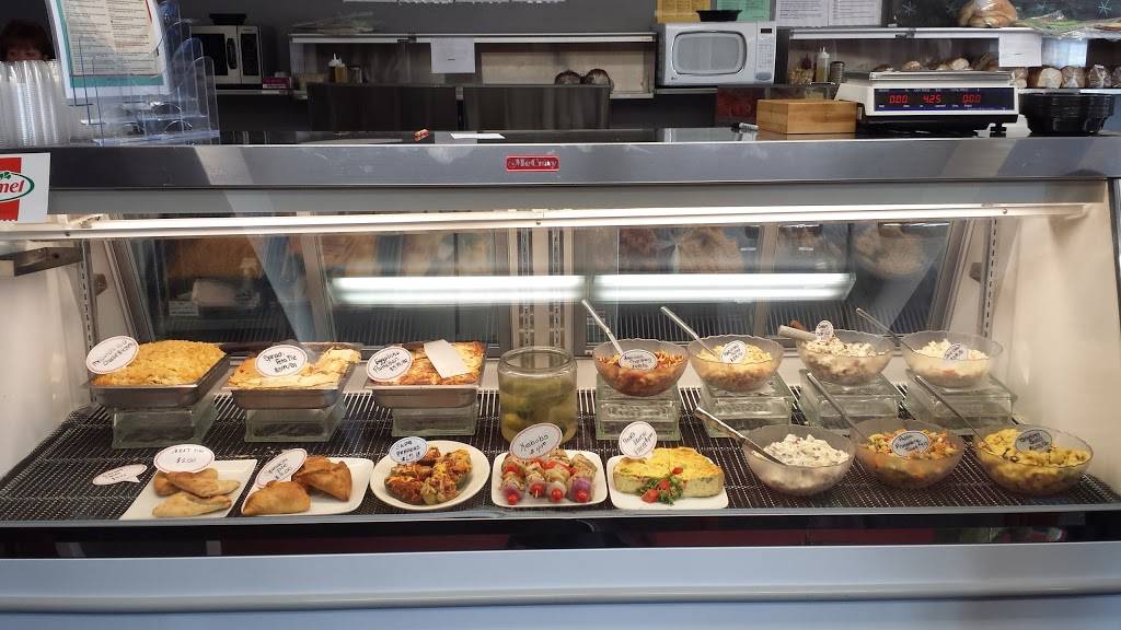 Bushel N Peck | restaurant | 120 Union St, Clinton, MA 01510, USA | 9783689012 OR +1 978-368-9012