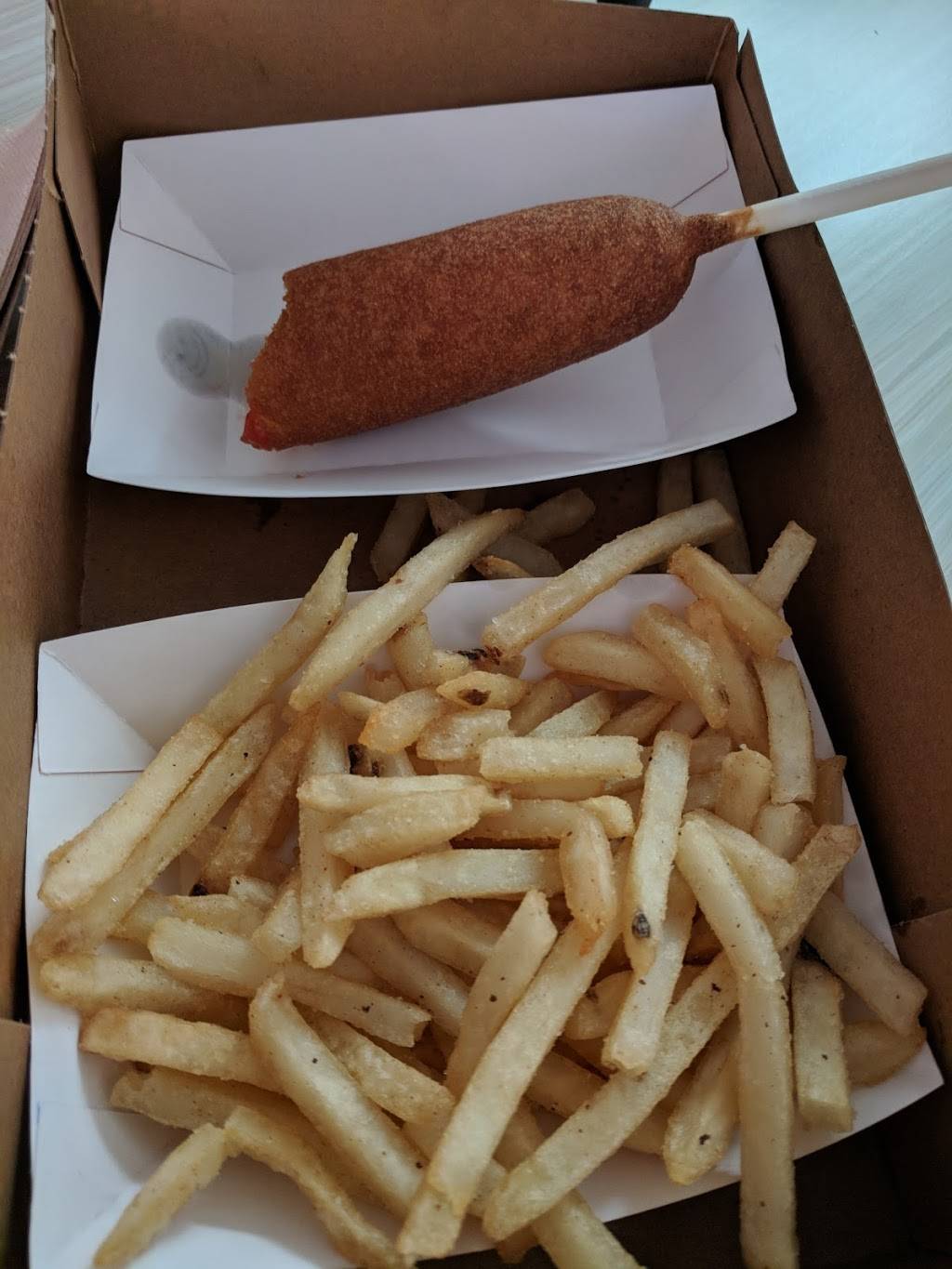 Hot Dog on a Stick | restaurant | 22500 Town Cir #2145, Moreno Valley, CA 92553, USA | 9516560538 OR +1 951-656-0538