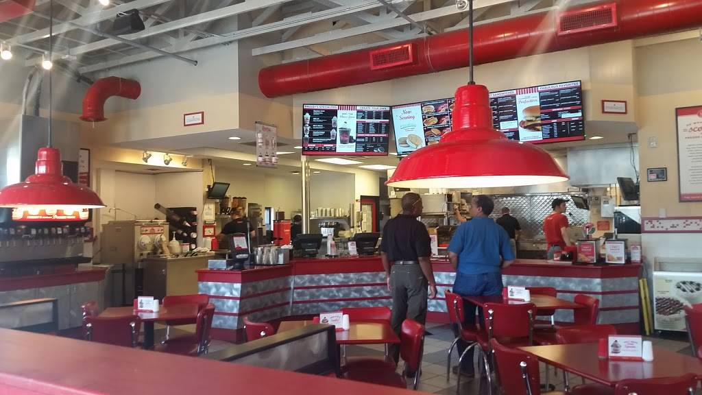 Freddys Frozen Custard & Steakburgers | restaurant | 2250 Main St, Longmont, CO 80501, USA | 3037764101 OR +1 303-776-4101